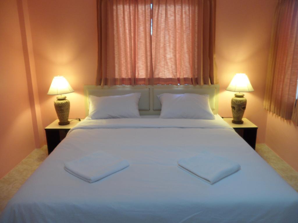 Pranee Mansion Airport Apartment Ban Bo Han Room photo