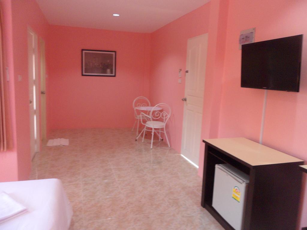 Pranee Mansion Airport Apartment Ban Bo Han Room photo