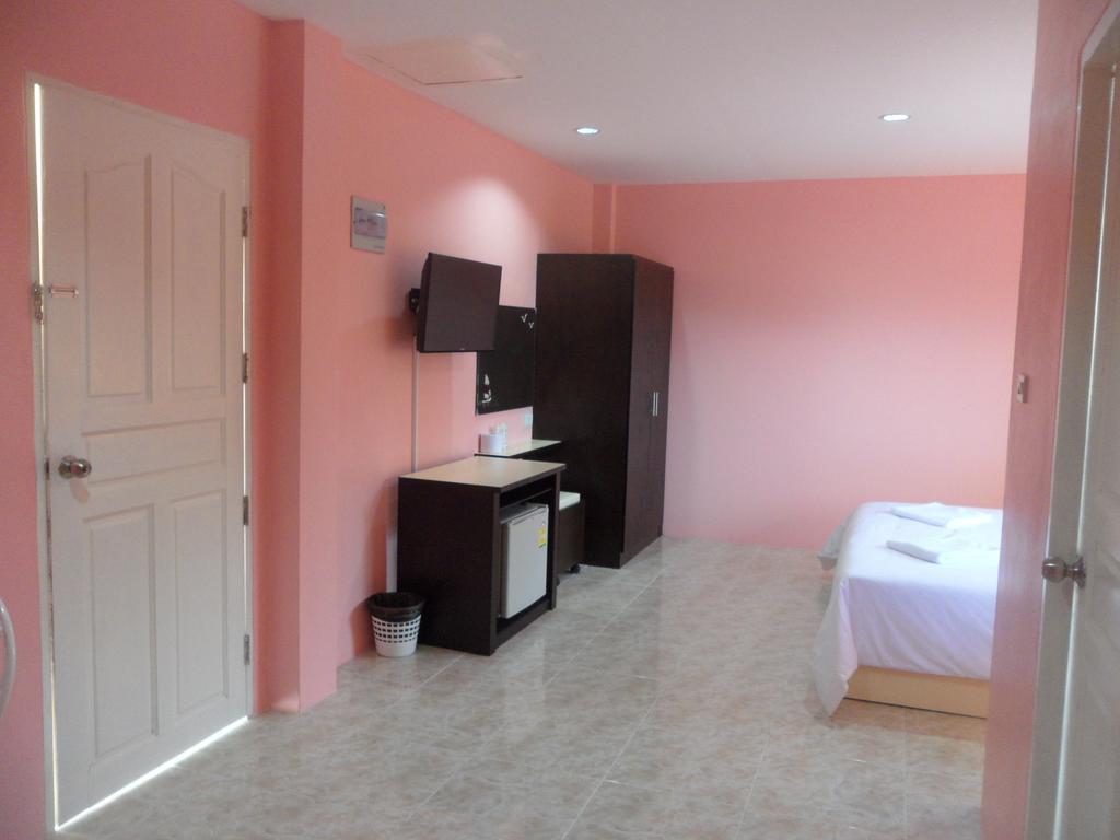 Pranee Mansion Airport Apartment Ban Bo Han Room photo