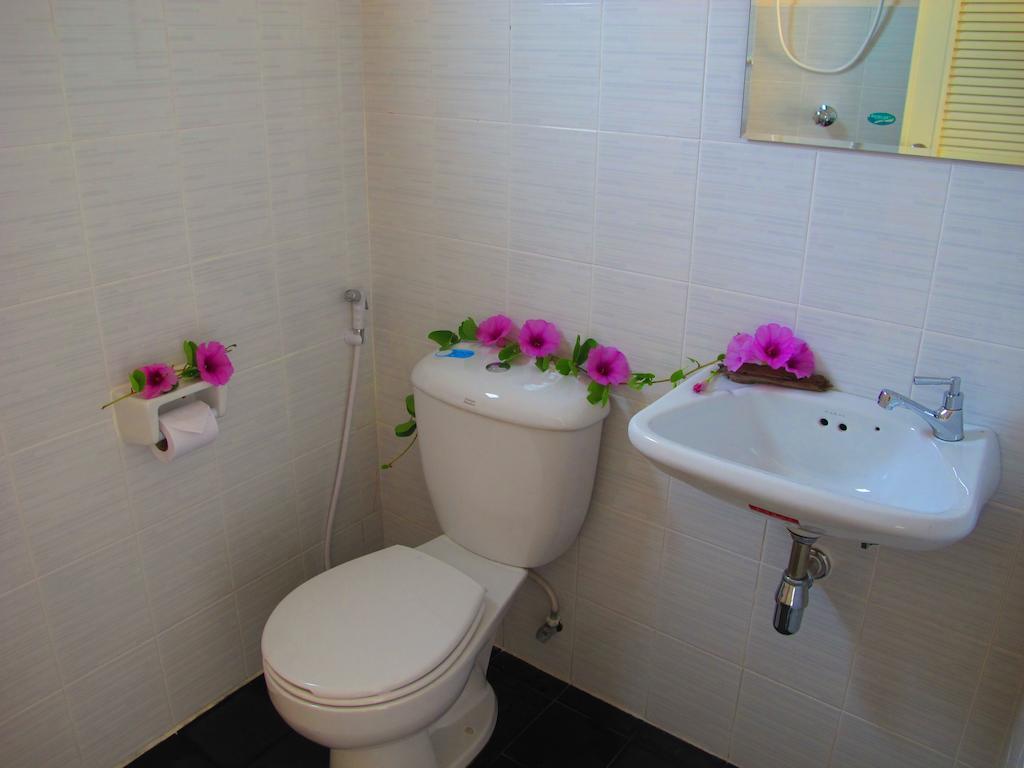 Pranee Mansion Airport Apartment Ban Bo Han Room photo